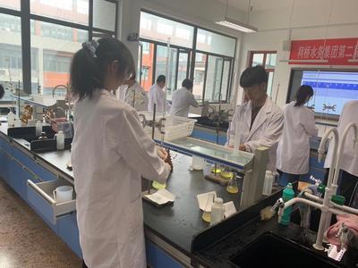 生物化工系黨支部傅美玲開設黨員示范課 黨建引領專業(yè)教學新實踐
